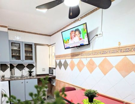 Carrer de Bailén, Burjassot, Valencian Community 46100 - Photo 4