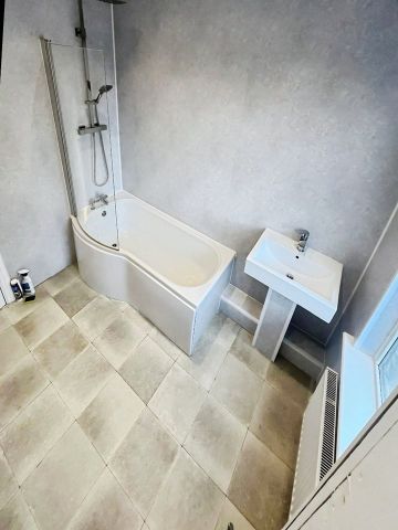 2 Bed Terraced House, Paisley Terrace, LS12 - Photo 3