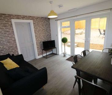 OX Living is proud to present this high-quality 6-bedroom co-living... - Photo 1