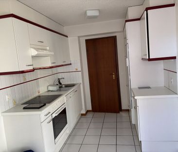 Spacious 3.5-room apartment in Lausanne, near Sauvabelin Park - Photo 3