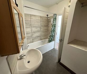 Studio Flat, Thornleigh Road, BS7 - Photo 4