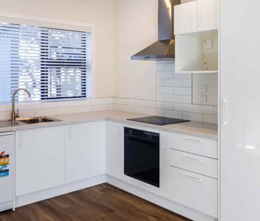 Stylish, Spacious and Ready to Move In! - Photo 4