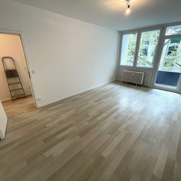 Platz f&uuml;r Dein Leben! 2-Zimmer Wohnung mit 2 Balkonen in Berlin Lichtenberg. - Photo 1