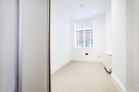 3 bedroom apartment to rent - Photo 4