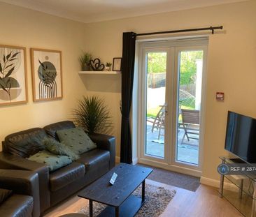 1 bedroom in a house share to rent - Photo 5