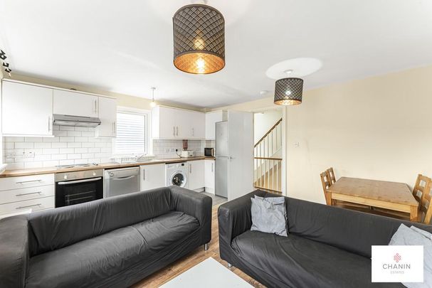 5 bedroom townhouse to rent - Photo 1