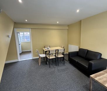 3 bedroom end of terrace house to rent - Photo 1