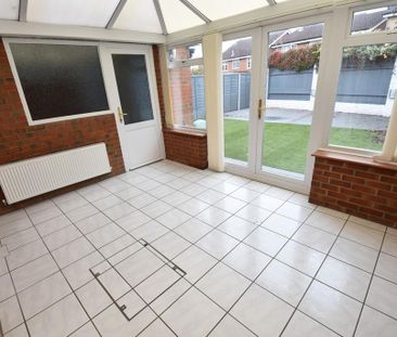 3 bedroom detached house to rent - Photo 2