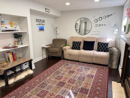 For Lease - 1540 Manorbrook Crt. N/A Unit# Legal Basement Apartment, Mississauga, Ontario - Photo 2