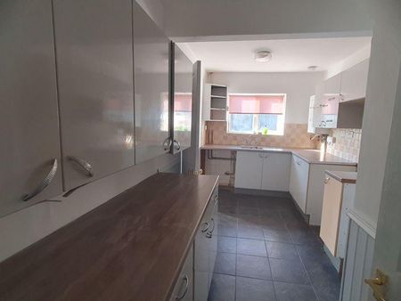 3 bedroom terraced house to rent - Photo 2