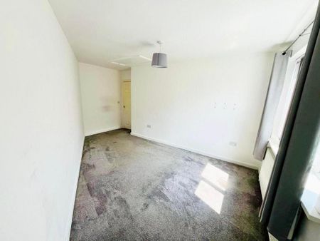 2 bedroom semi-detached bungalow to rent - Photo 2