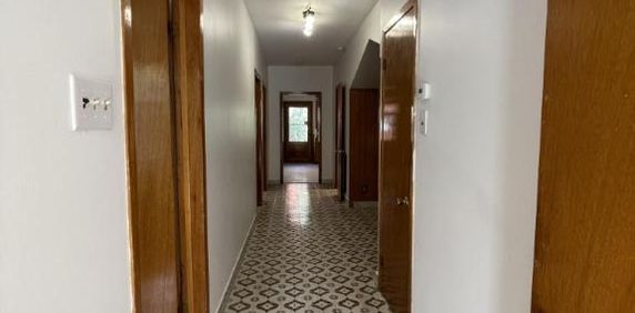 8 1/2 - Montréal (Parc-Extension) - 2 650 $/mois - Photo 2