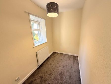 2 bedroom terraced house to rent - Photo 4