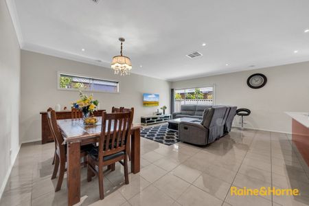 22 Challenger Circuit, Cranbourne East, VIC 3977 - Photo 3