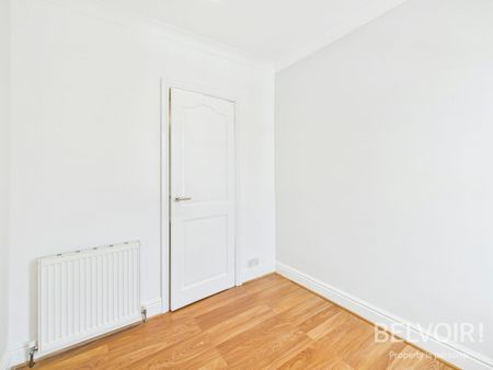 Terraced House to rent on - Photo 5