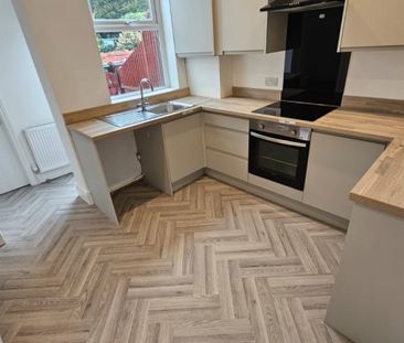 2 bed Terraced - To Let - Photo 3