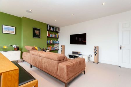 Link House, 195 Bow Road, London, E3 2TD - Photo 3