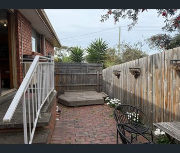 2/70 Devon Road, Pascoe Vale, Vic 3044 - Photo 6