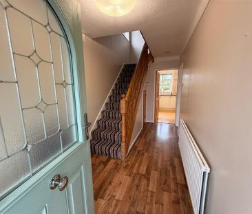 3 bedroom semi-detached house to rent - Photo 2