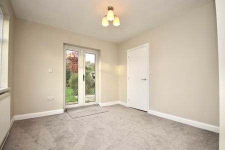 2 bedroom Detached House to let - Photo 5