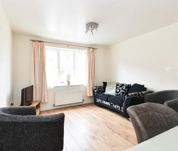 4 bedroom detached house to rent - Photo 3