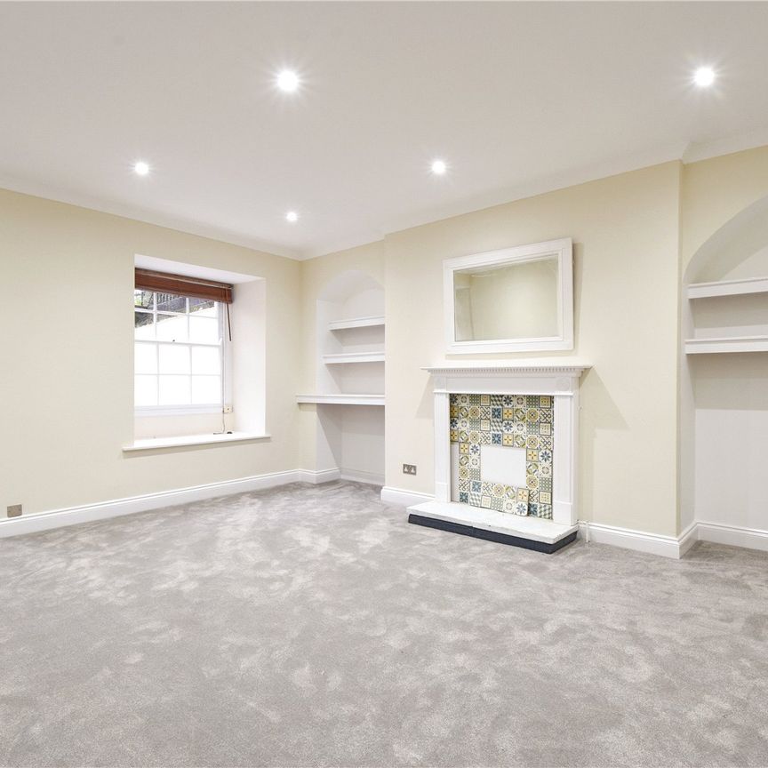 Bellevue, Clifton - Photo 1