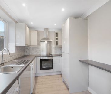 House To Let - Photo 3