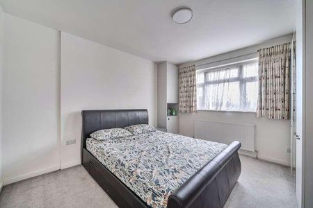 Curzon Avenue, Stanmore, HA7 - Photo 4