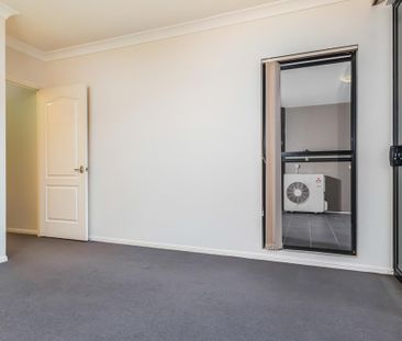 Modern & Sophisticated! - Photo 5