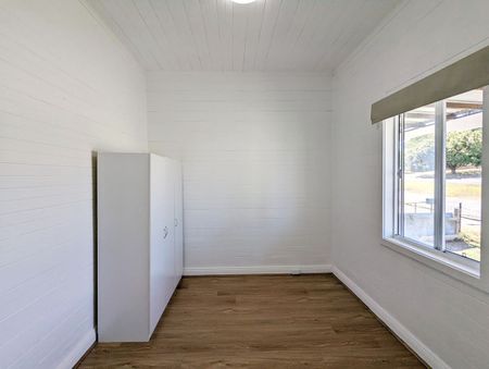 CHARMING MODERN COTTAGE - Photo 3