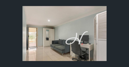 Spacious Family Home with Versatile Downstairs Living – Quiet & Convenient Location - Photo 4