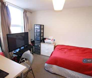 6 bedroom terraced house to rent - Photo 3