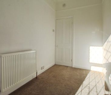 2 bedroom end of terrace house to rent - Photo 3