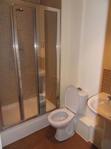 2 bedroom flat to rent - Photo 5