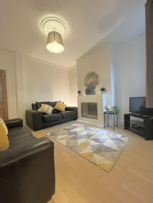 33 Cowley Street - Photo 1