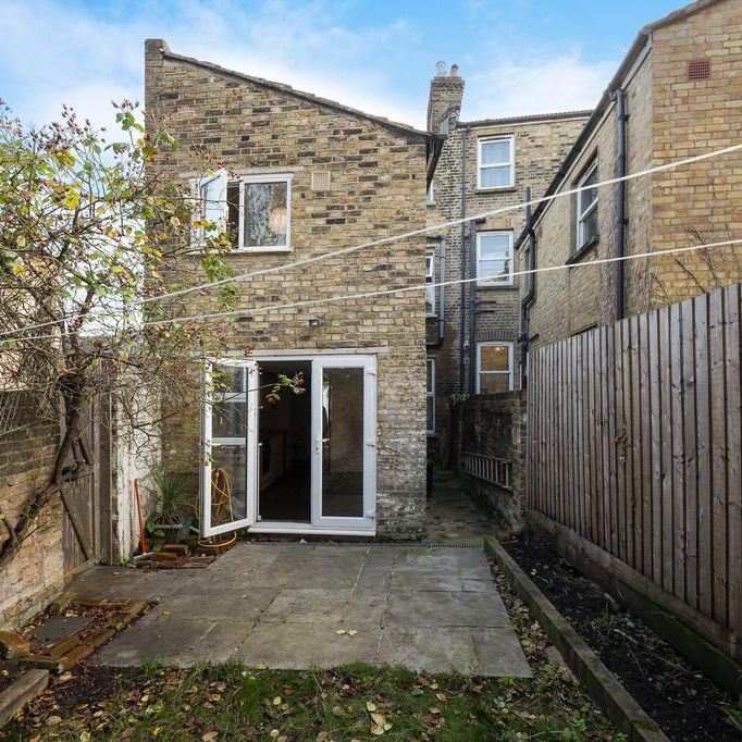 5 bedroom terraced house to rent - Photo 1