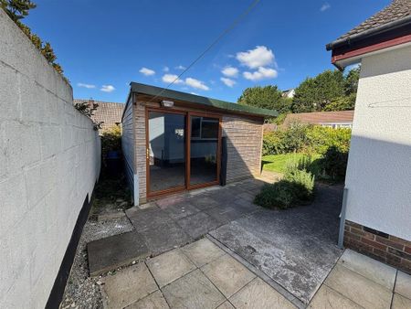 5 bedroom bungalow to rent - Photo 3