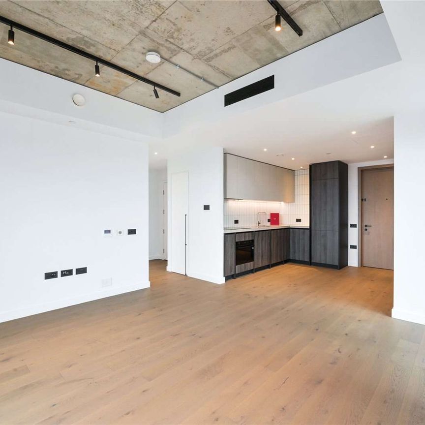 Stunning new apartment located in The Founding, Canada Water's premier new build development. - Photo 1