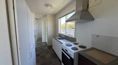 Spacious 3-Bedroom Home in a Prime Location - Photo 3