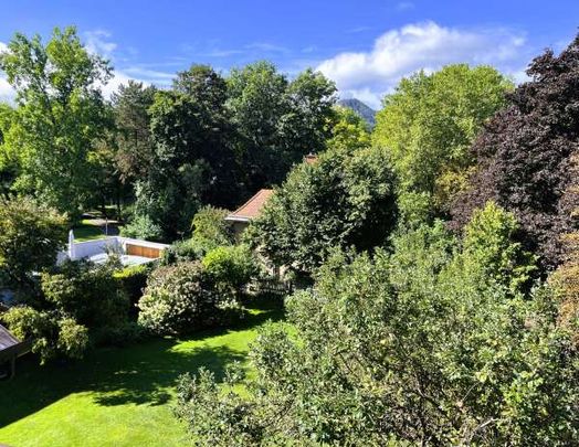 Top-sanierte Dachgeschosswohnung in zentraler Altbaulage - sofort verfügbar - Photo 1