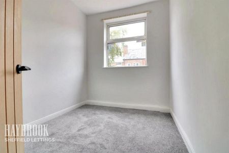 3 bedroom terraced house to rent - Photo 4