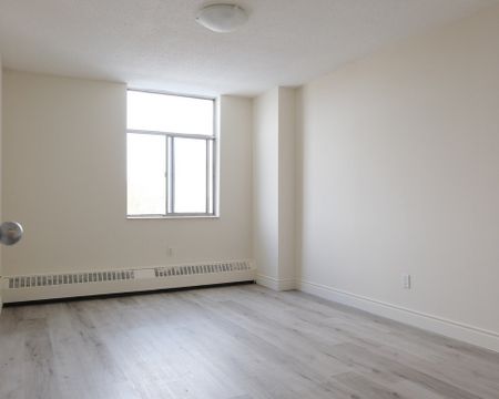 One Bedroom - Photo 3