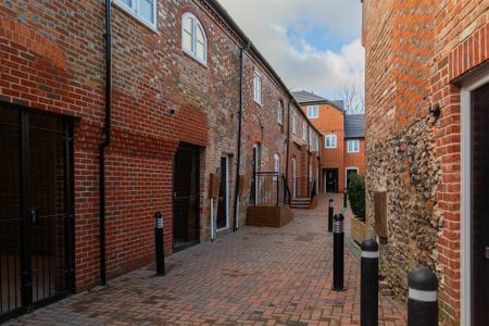 2 bedroom terraced house to rent - Photo 3