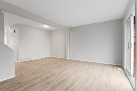 Hunter’s Point Townhomes - Townhouse (3 bedroom) - Photo 4
