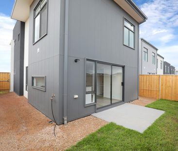 Luxury three bedroom townhouse - Photo 5