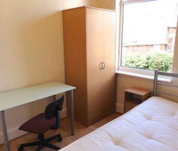 1 bedroom in a house share to rent - Photo 4