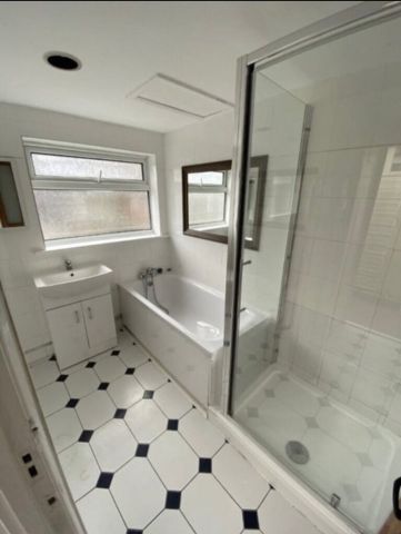 Room in a Shared House, Coronation Road, E13 - Photo 4