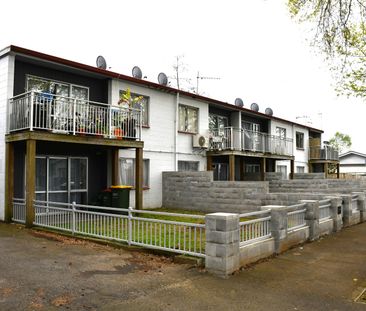 Upstairs flat in quiet block of eight. - Photo 3