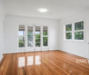 Freshly Renovated 2-Bedroom Unit in Ashgrove - Photo 1