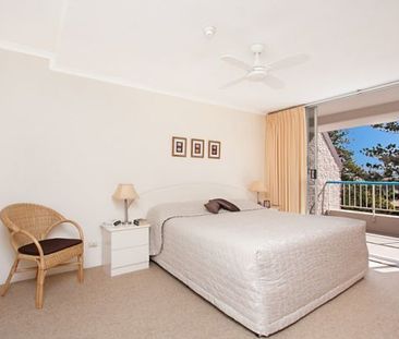 Immaculately Presented Unit in Rainbow Bay - Perfect for Entertaining - Photo 1